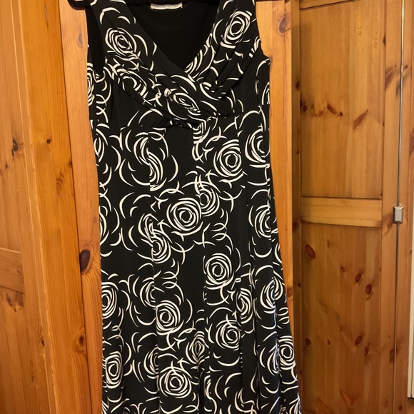 Laura dress - Picture 3 of 3